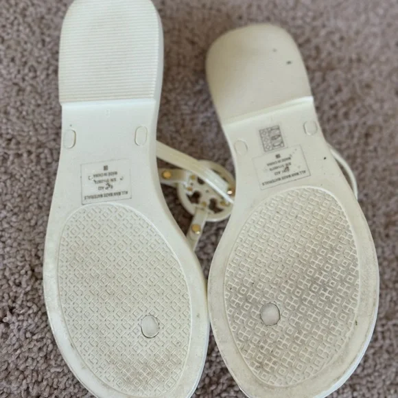Tory Burch White and Gold Sandals with Iconic Logo - Picture 3 of 4